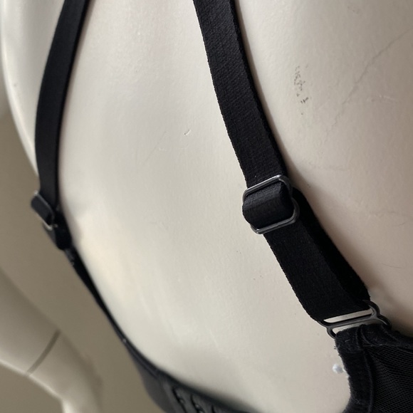 Nike Molded Cup Sports Bra - Picture 5 of 8